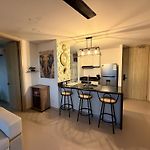 Amplio y Lujoso Apartamento - Vista al mar y Cerca al centro PISO ALTO