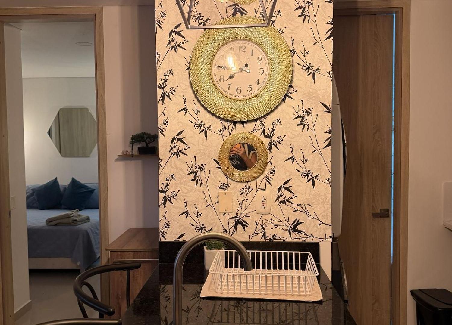 Apartamento Amplio Y Lujoso - Vista Al Mar Y Cerca Al Centro Piso Alto