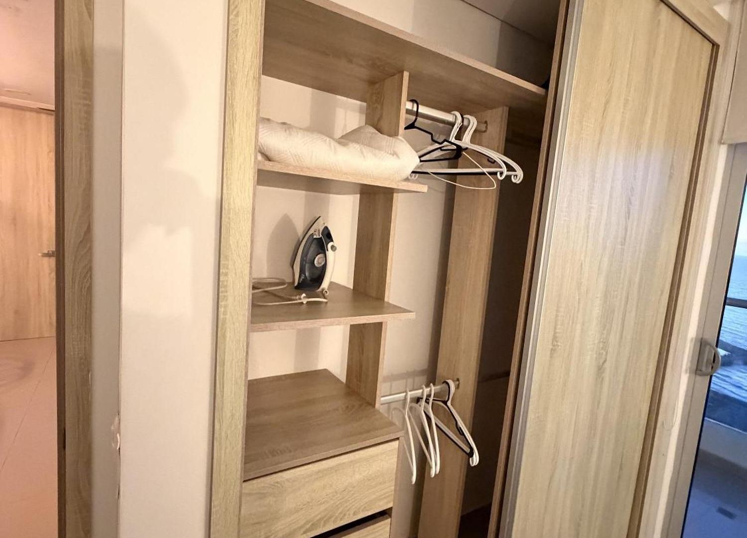 Amplio Y Lujoso - Vista Al Mar Y Cerca Al Centro Piso Alto Apartamento