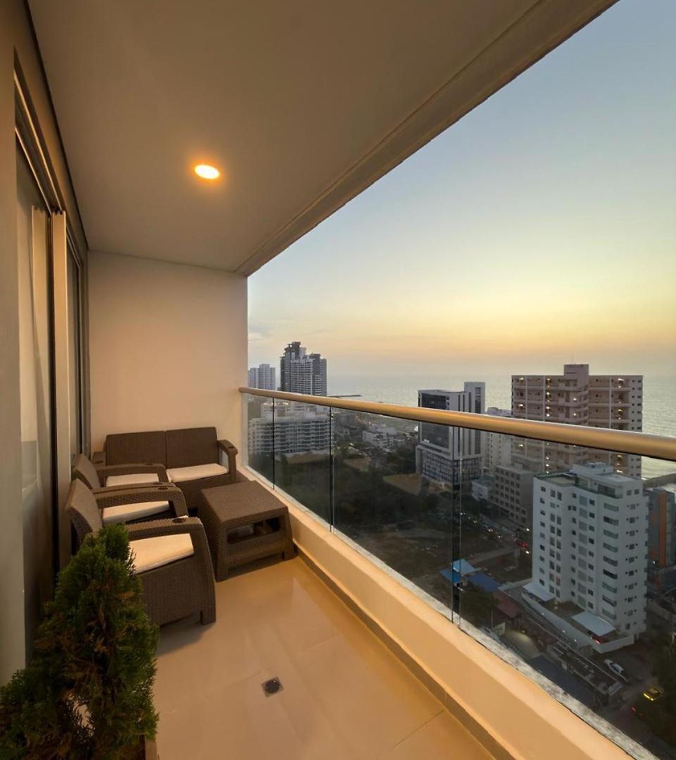 Amplio Y Lujoso - Vista Al Mar Y Cerca Al Centro Piso Alto Apartamento