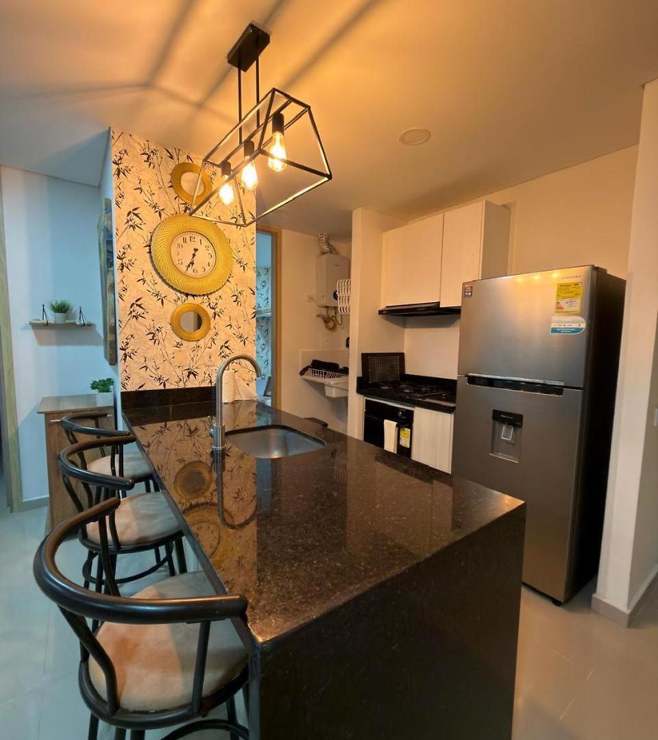Amplio Y Lujoso - Vista Al Mar Y Cerca Al Centro Piso Alto Apartamento *
