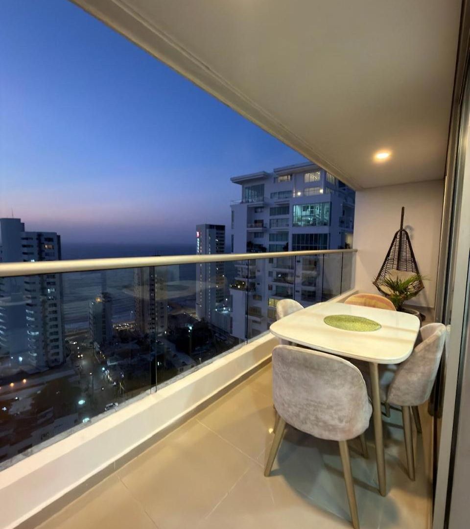 Amplio Y Lujoso - Vista Al Mar Y Cerca Al Centro Piso Alto Apartamento Cartagena