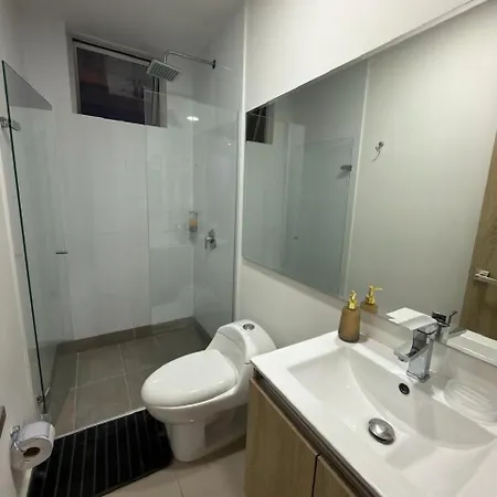 Amplio Y Lujoso - Vista Al Mar Y Cerca Al Centro Piso Alto Apartamento