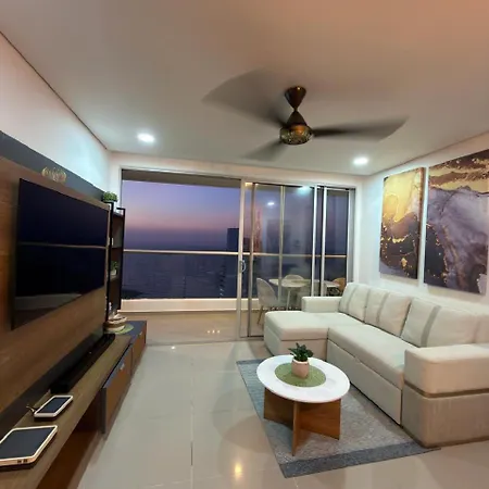 Apartamento Amplio Y Lujoso - Vista Al Mar Y Cerca Al Centro Piso Alto Cartagena