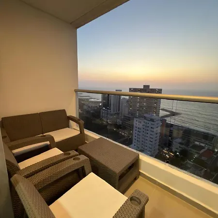 Amplio Y Lujoso - Vista Al Mar Y Cerca Al Centro Piso Alto