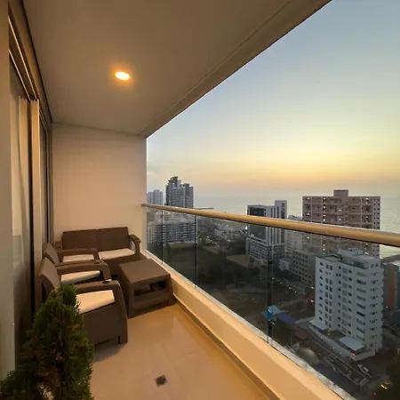 Amplio Y Lujoso - Vista Al Mar Y Cerca Al Centro Piso Alto Apartamento