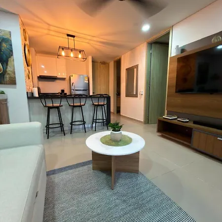 Apartamento Amplio Y Lujoso - Vista Al Mar Y Cerca Al Centro Piso Alto *