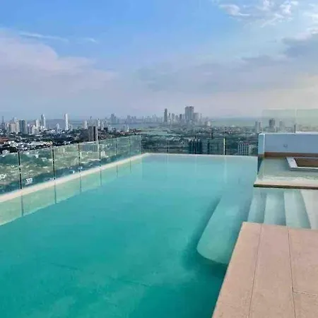 Apartamento Amplio Y Lujoso - Vista Al Mar Y Cerca Al Centro Piso Alto Cartagena